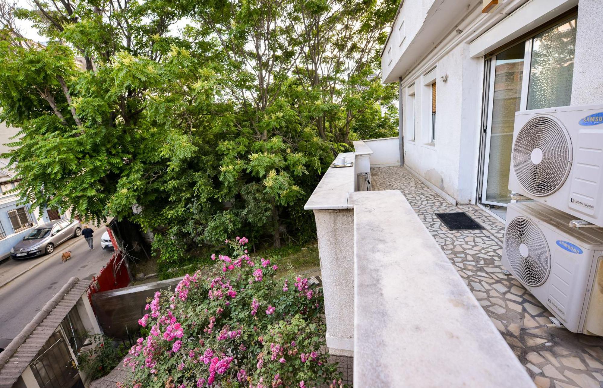 Bucharest City Center Suites Екстериор снимка